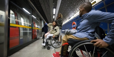 Friends using wheelchair-friendly London Bridge station